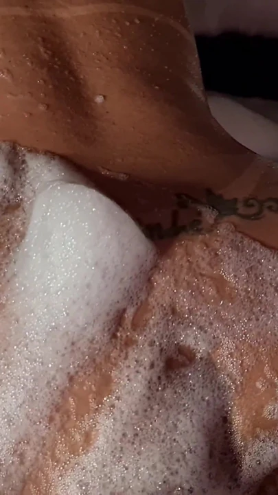 Küvette Bakış Açısı: Yaramaz Kızın Yüzüne Alozu Vurdum ve Toplara Vurdum!