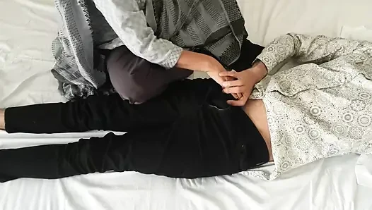 Hintli kız anal seks yapıyor