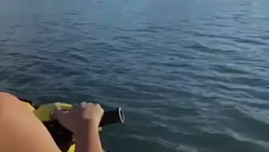 Loira de bikini enfiado no rabo pilota Jet