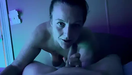 Seksi götlü evli kadın yarağımı seviyor