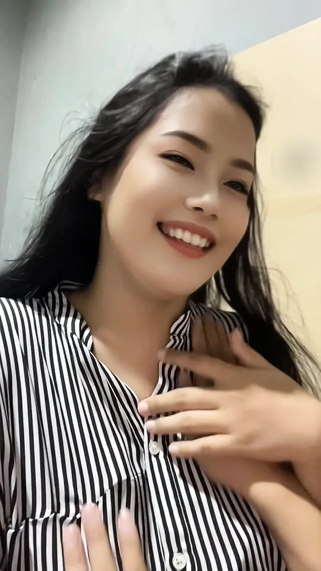 Genç kadının mastürbasyonu o kadar iyi ki fışkırtıyor