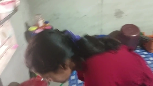 YENI ATEŞLI KÖYLÜ KıZ EVDE SEKS YAPıYOR