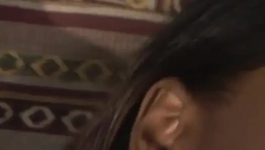 Ateşli esmer pazar gününden itibaren sekiz şekilde amını yalatıyor ve sikiyor