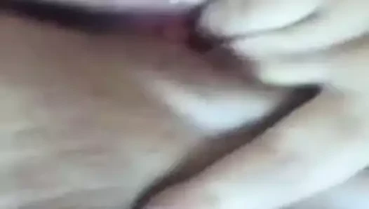 Kanadalı sürtük whatsapp videoda oynuyor