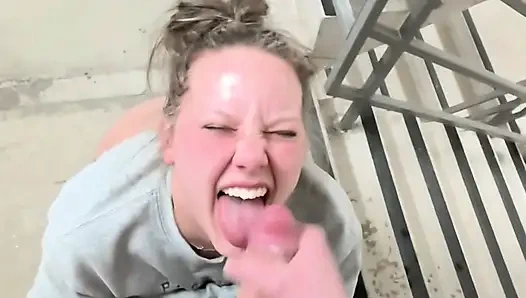 Wild Wife Sneaking Away to Get Fucked in open Building