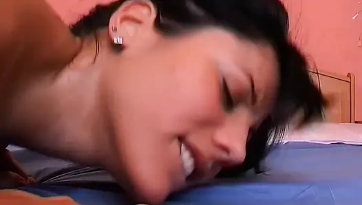 Sapık erkek delisi gençler - azgın genç Alman sürtükler durmadan pis sikişmek istiyor