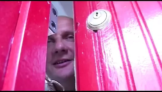 almanya'dan bir ince koyu saçlı kız alır paramparça tarafından bir sert horoz