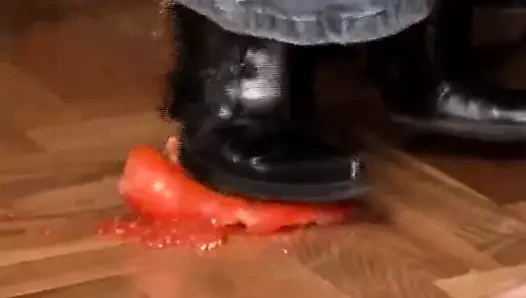 Metresi bojana - botlardan köle besleme