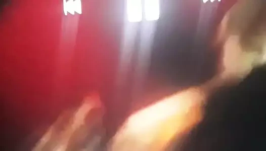 Ağ ayakları üzerinde boşalmak