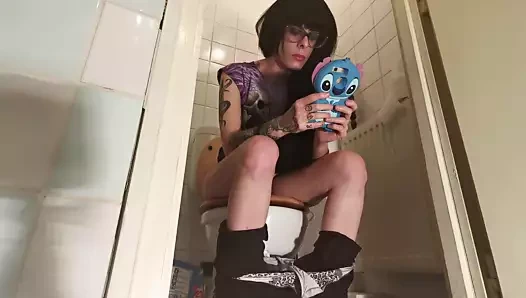 Telefonumda oynarken çiş &amp; büyük şey pt1