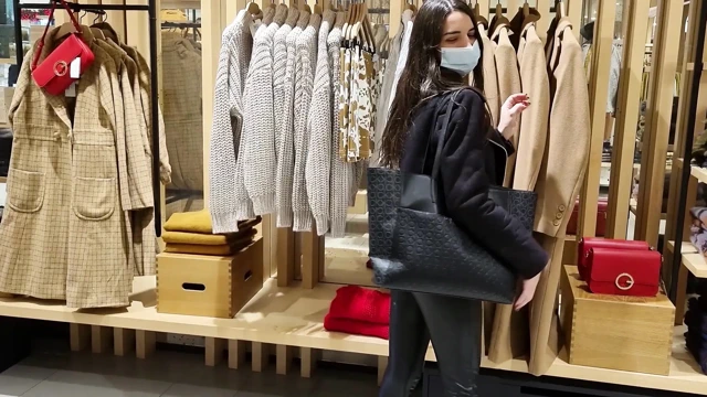 Liza Del Sierra bize Dorcel oyuncakları sunuyor