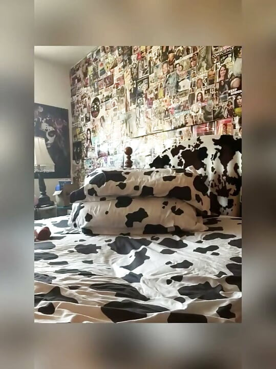 Günler boyunca fışkırtıyor