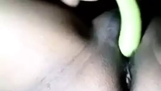 Hintli kızın görünmeyen amcığı