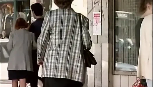 Mutfakta üvey annenin amında büyük kaslı genç yarak (tam orijinal film.)