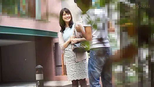 M622G11 öğle yemeği! Gece seks! Öğle yemeğinde, seni davet etmek için karınla iletişime geç.