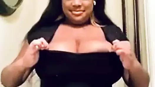 Nubian.büyük memeler