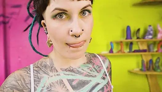 Z-filmz toywall dövmeli kız oyuncağını test etti