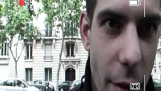 Seksi sarışın Fransız orta yaşlı seksi kadın ev yapımı videoda yarağa biniyor