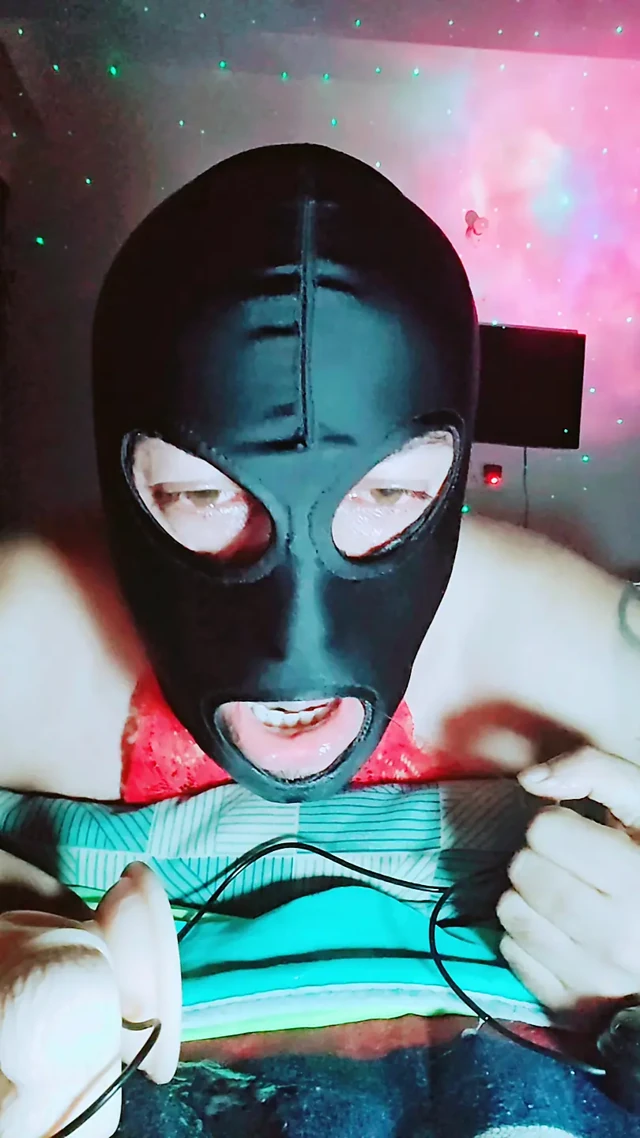 Solo trans yüz sikişi: boğazımın derinliklerinde dildo sikiyorum