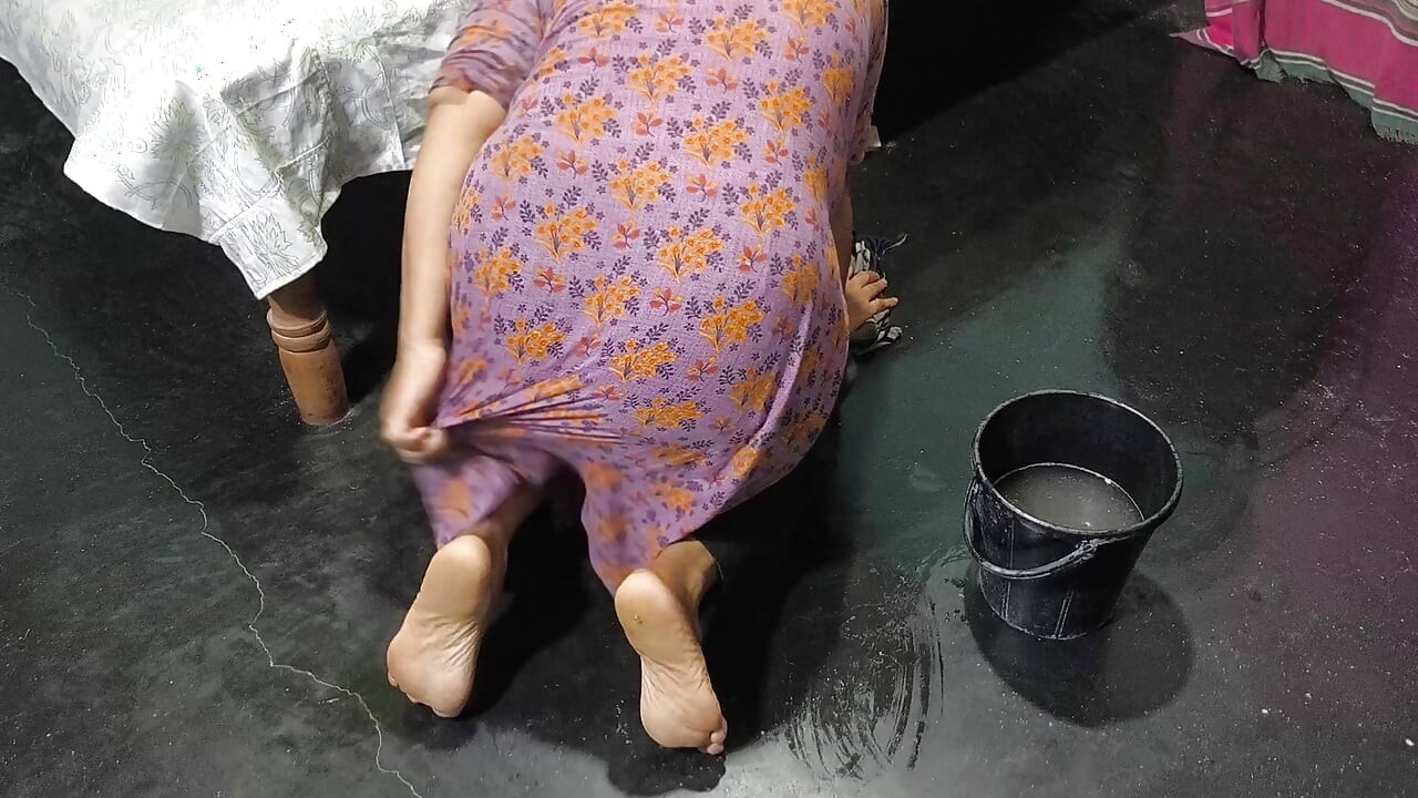Teyzem evi temizliyor ve üvey teyzeme sarıldım