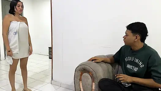 En iyi arkadaşımın nişanlısını arkasından seviyorum, sonunda zengin vajinasında tüm spermiyle gerçek ev yapımı seks yapıyorum.