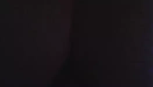 Riskli! kız kardeşim pijama partisi sırasında kız kardeşim aynı odada dinlenirken onu parmaklamamı istedi