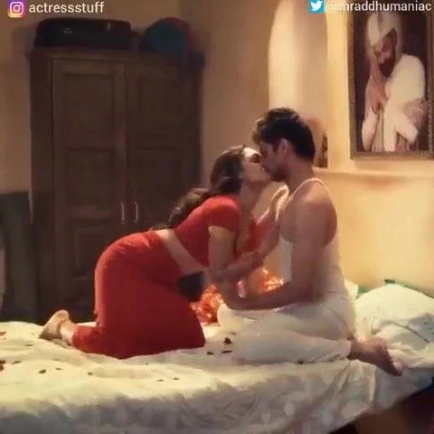 Teyzeler yatakta romantik