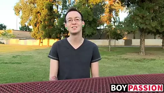 Asılı ve azgın twinks aşk kutlama içinde stil