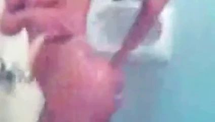 Yunan mayri plenei thn kolara ths