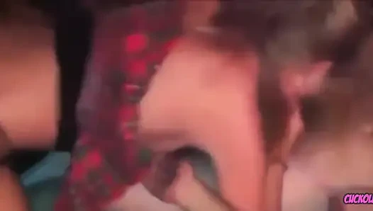 Aldatılan orta yaşlı seksi kadın - hepimiz gavat oyunuyla ilgiliyiz! Arkadaşlarım ve ben sert eş değiştirenleriz ve tanışmak isterim