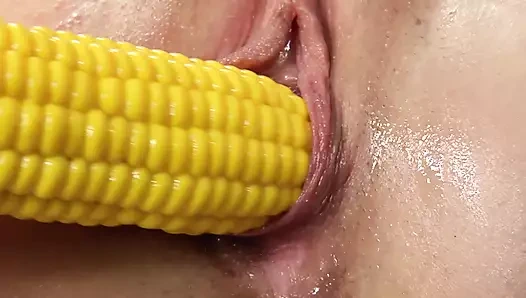 Billy muhteşem Çek esmeri yetiştiriyor, tamamen doğal, güzel amcık, çizmeler ve iç çamaşırı, amcık mastürbasyonu solo