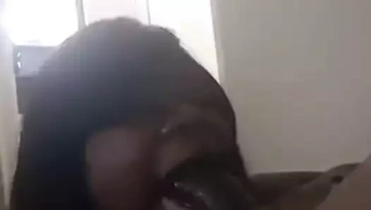 Gırtlağına kadar alma kraliçesi