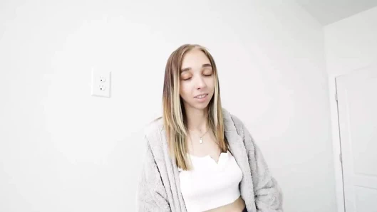 Üvey kız Breezy Bri üvey babasının şişman yarağıyla cinsel arzularını tatminmesini istiyor - dadcrush