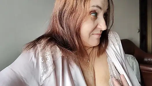 Perdeler asılı olması gerekirken karısının büyük götü sabah ereksiyonda anal seksle boğuldu!