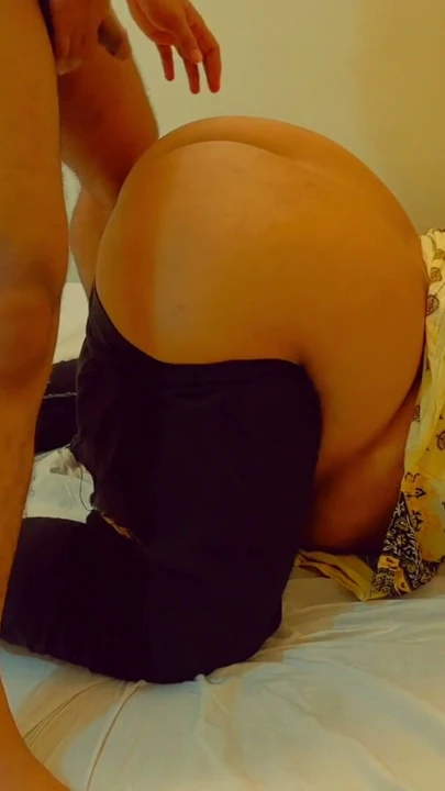 Ateşli Suudi orta yaşlı seksi büyük üvey anne otelde üvey oğlu tarafından sikiliyor - üvey anne üvey oğlunun mastürbasyon yaptığını görünce ateşleniyor (Arap tabusu) | Klip 1