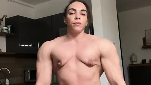 Zenci anne kalın kasların altında boyun eğme talep ediyor