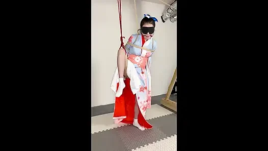 Güneşli bir günde kimono giymenin doruk versiyonu