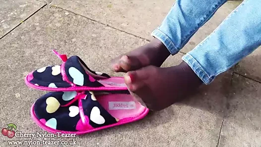 Ancak siyah külotlu çorap terlik teaser