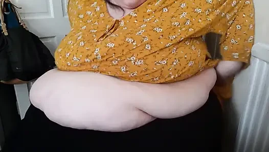 Ssbbw büyük güzel göbek büyümeye devam ediyor