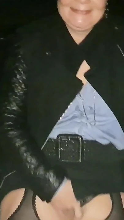 Эпический момент из "Я нахожу победителем конкурса в своем гараже застенчивый мужик, который хорошо трахал киску и задницу своей милфы"