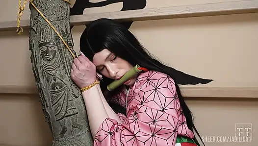 Sevimli pixie lezbiyen nezuko kamado ile makas oynuyor. Demon Slayer