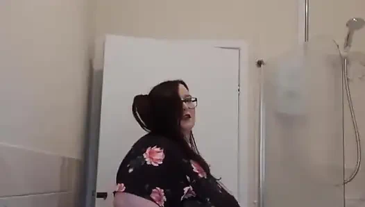 Ssbbw duşdan önce azdırıyor