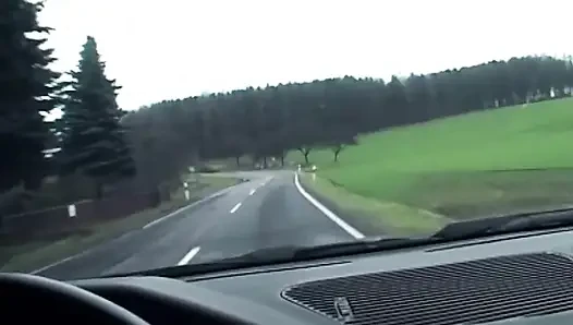 Tıraşlı baş bebek pirsingli amcık damlayan krem açıyor