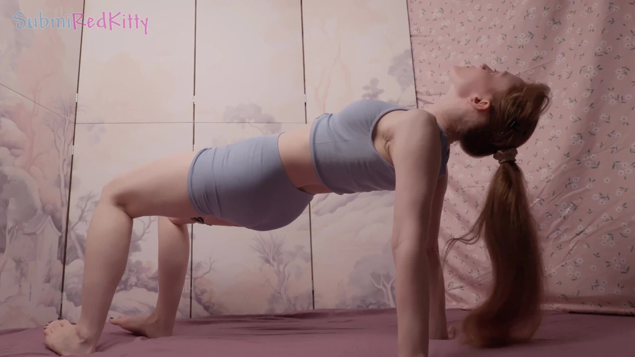 Redhead flexible gymnast sucks off her boyfriend