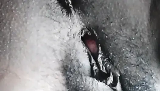 Yeni evli tatminsiz yenge ıslak amcığı parmaklıyor orgazm mastürbasyonu