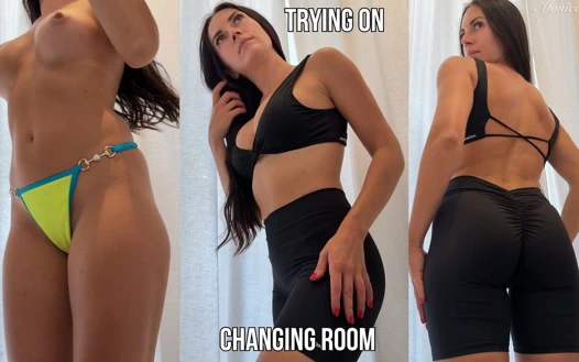 Soyunma odasında dar şort ve üst deniyor