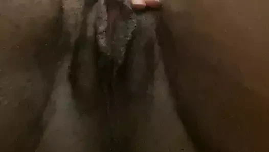 Duşta mastürbasyon titreşimli orgazm