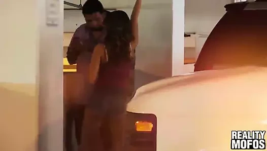 Çekici kimmy granger mükemmel yuvarlak ganimetini sektiriyor