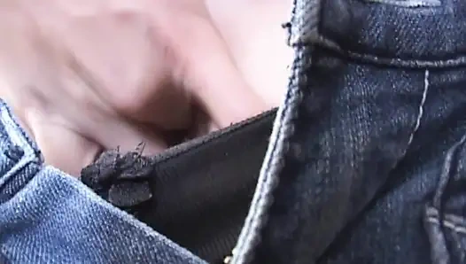 Masum genç kız sürtük üvey annesinin bir yabancıyla sikiştiğini öğreniyor