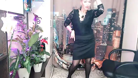 Üvey annem web kamerası sürtüğüm! Immodest dans, yakın çekim amcık ve 45+ formatta bir kaltağın dürüst mastürbasyonu!